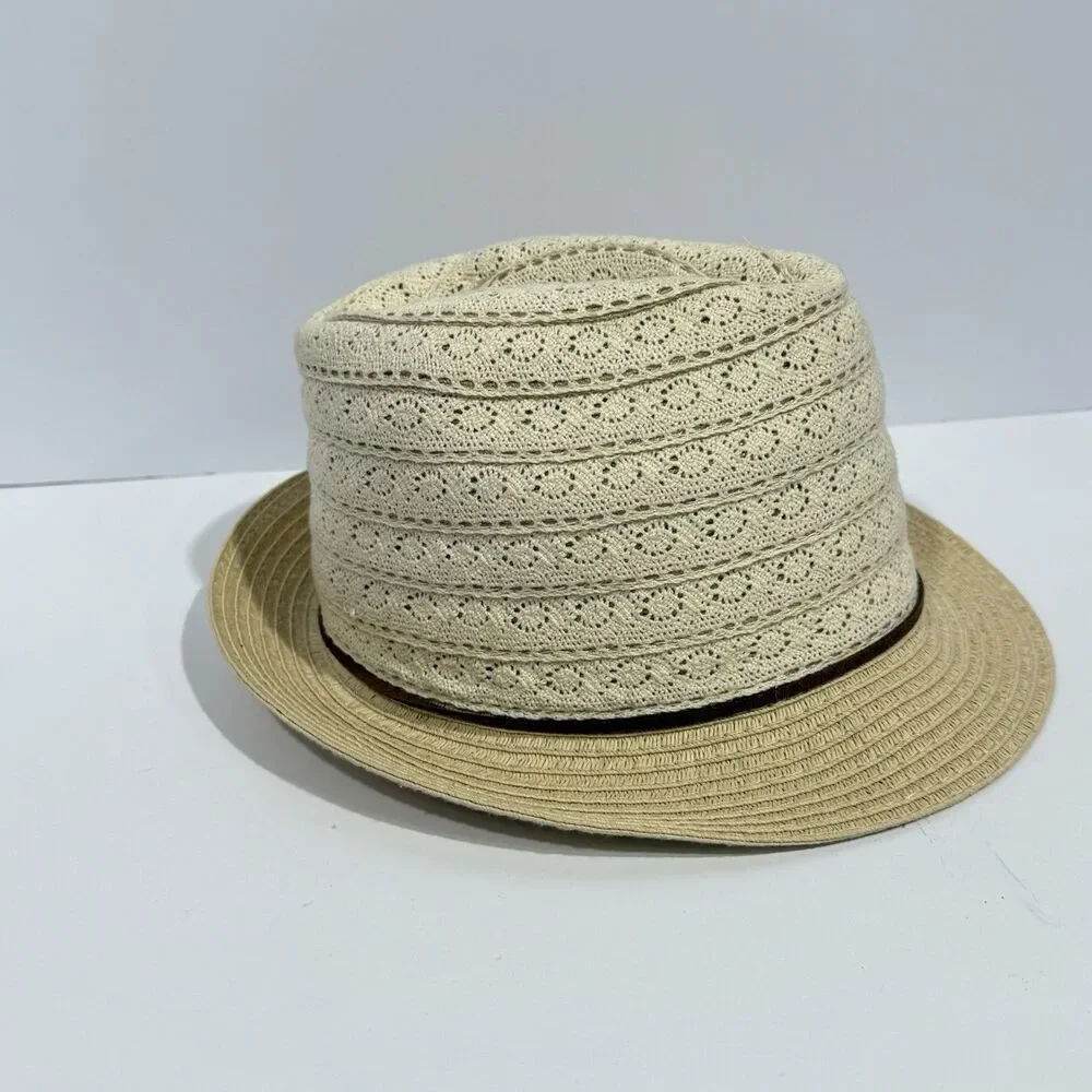 Accessorize straw paper